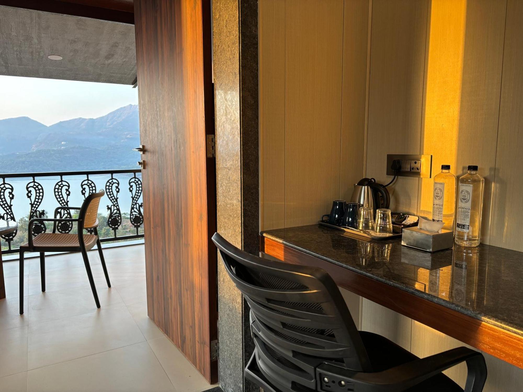The Green Gate Resort Mulshi Extérieur photo